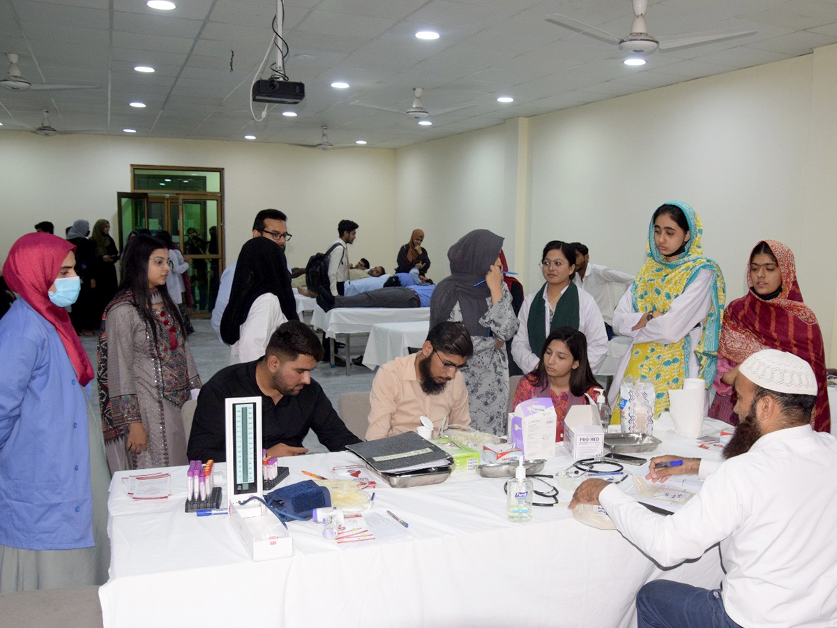 seminar-blood-donation-camp-at-minhaj-university-lahore